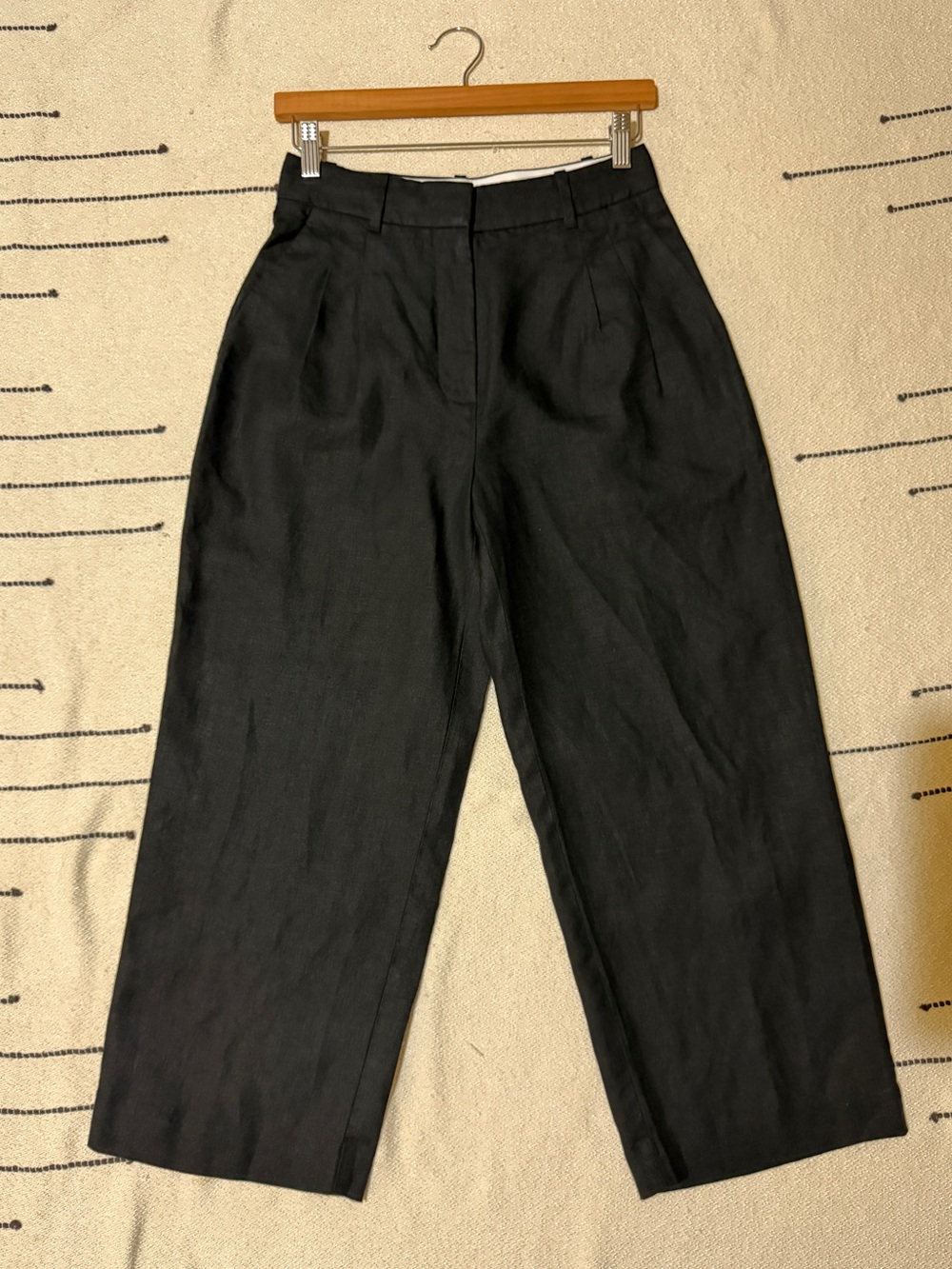 Aritzia The Effortless Cropped Pant (💯 Linen)